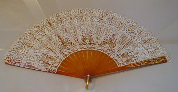 Fan, unidentified - Museo Nacional de Artes Decorativas - Madrid, Spain - DSC08177