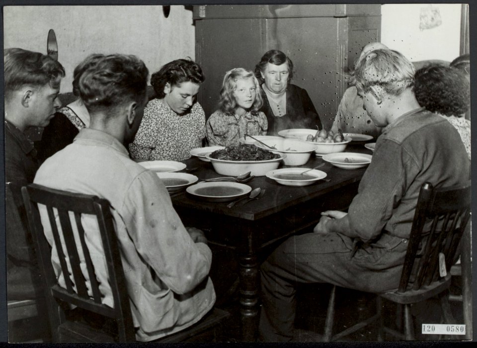 Familie Smedts aan tafel, Bestanddeelnr 120-0580