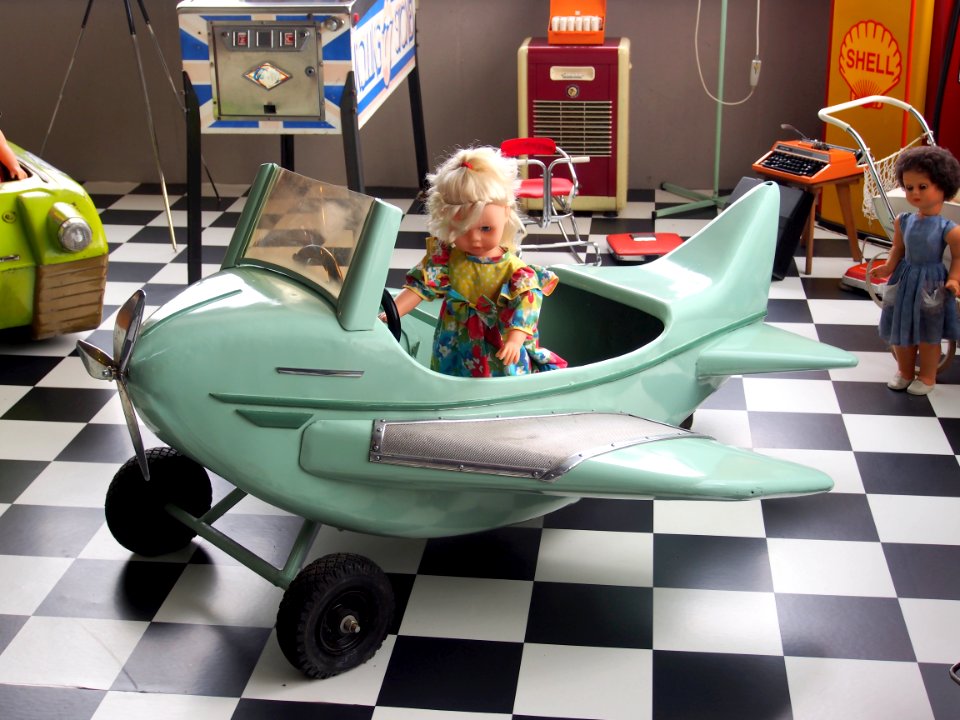 Fairground plane mint colored