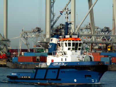 Fairplay-24 IMO 9153616 Starboardview in the Amazone harbour, Rotterdam, Holland 24-Jan-2006