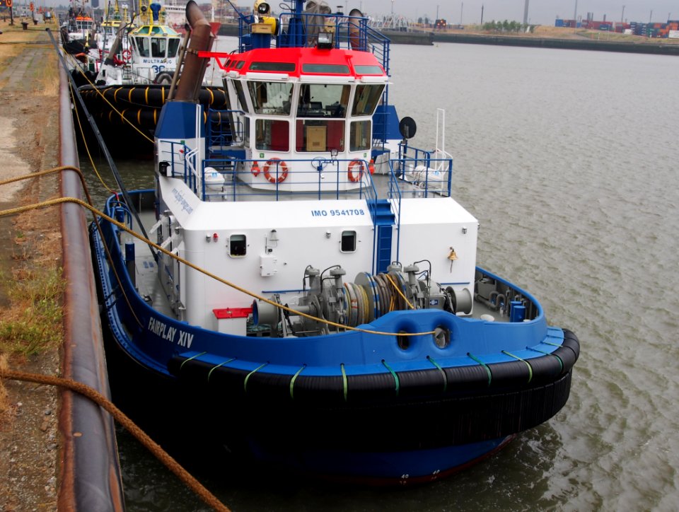 Fairplay XIV - IMO 9541708 aan de kade, Port of Antwerp