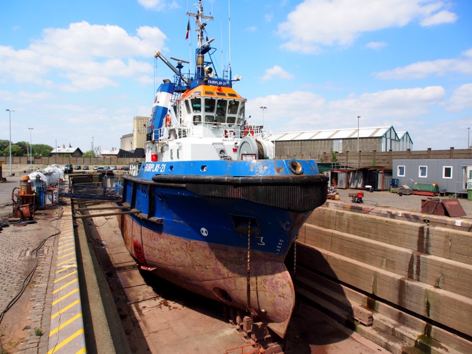Fairplay-21 IMO 9148752, Call Sign PFBY in drydock Port of Antwerp, Belgium, pic2