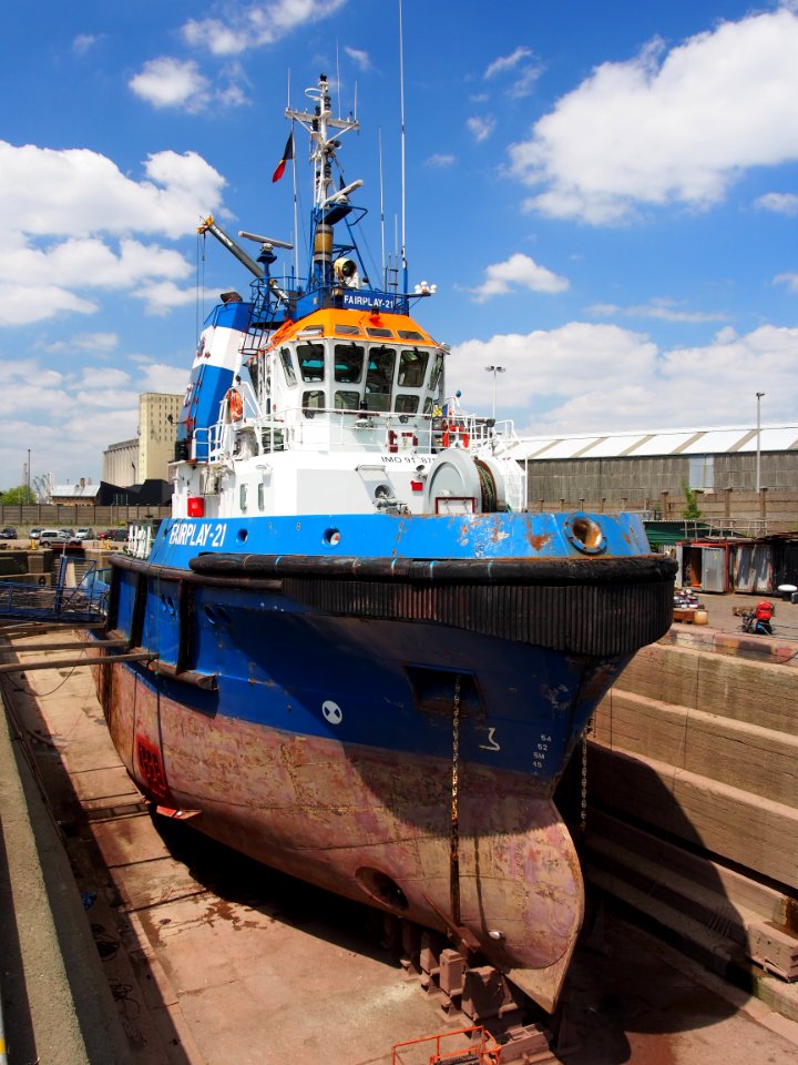 Fairplay-21 IMO 9148752, Call Sign PFBY in drydock Port of Antwerp, Belgium, pic3