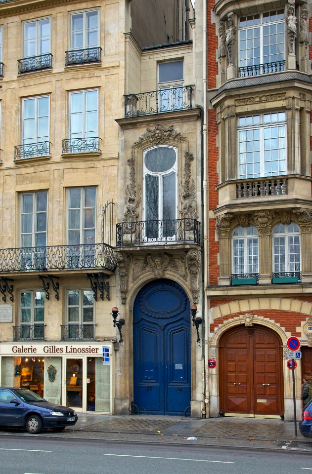Façade étroite 13 quai Voltaire Paris