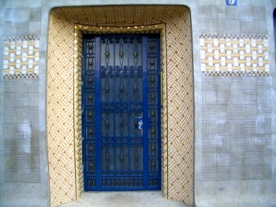 Façade et porte d'immeuble Paris photo