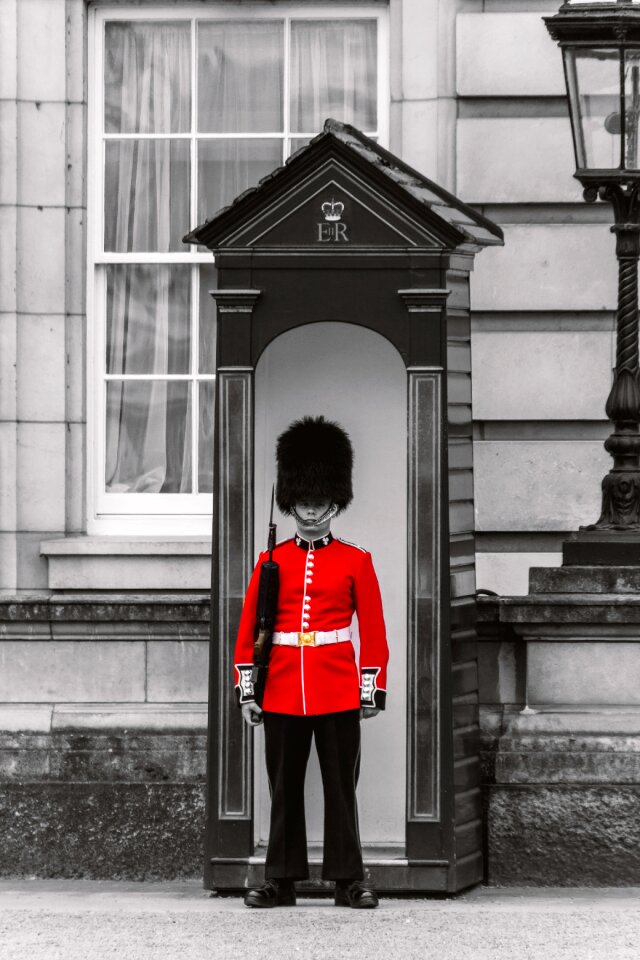 England guard military