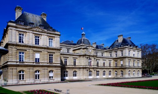 Façade principale du Palais du Luxembourg côté jardin photo