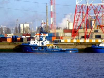 Fairplay-22 IMO 9148764, Call Sign V2FG, Port of Antwerp 19Dec2008 pic