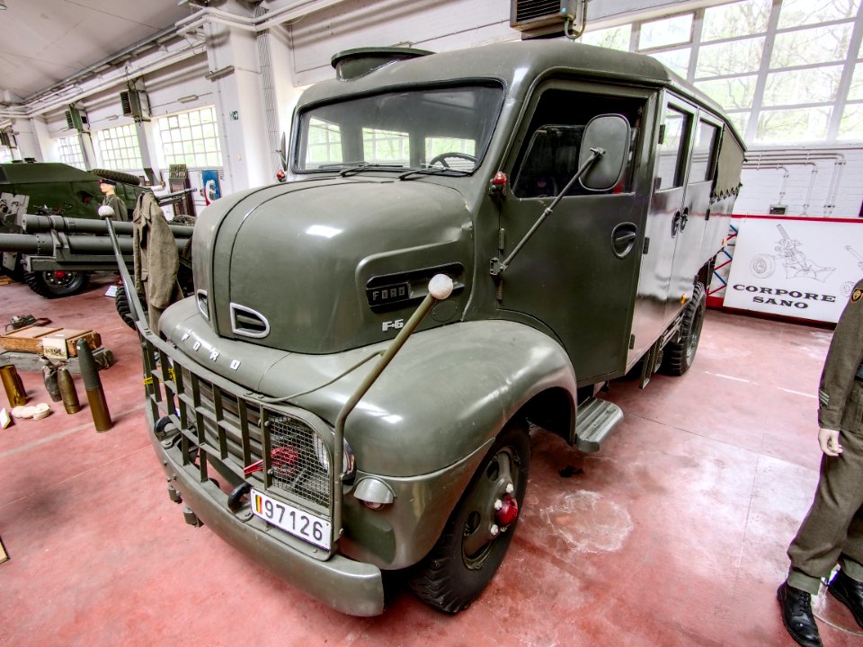 F6 Ford Marmon Herrington 4x4 COE (Cab Over Engine) 3ton, Gunfire museum, Brasschaat pic 3