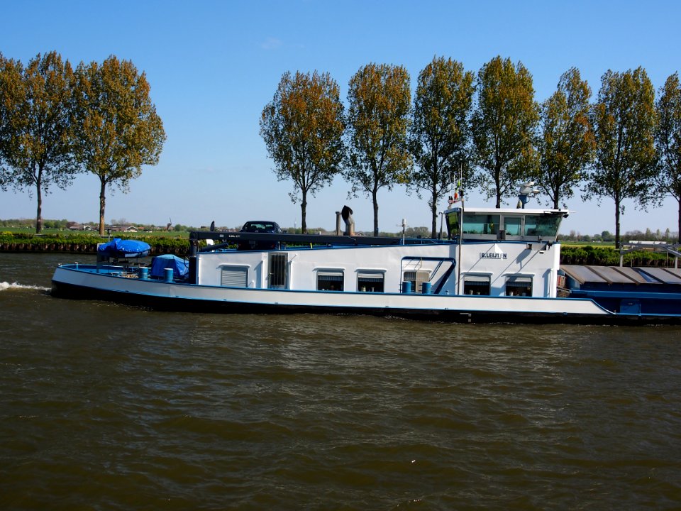 Factotum, ENI 02315974 at the Amsterdam-Rhine canal, pic5