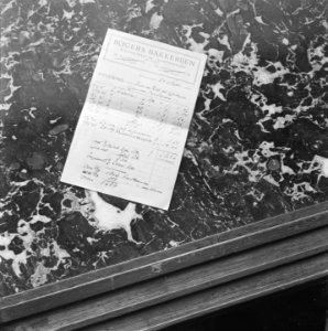 Factuur van Bogers Bakkerijen uit Scheveningen voor geleverde broden, gist en bl, Bestanddeelnr 900-8605