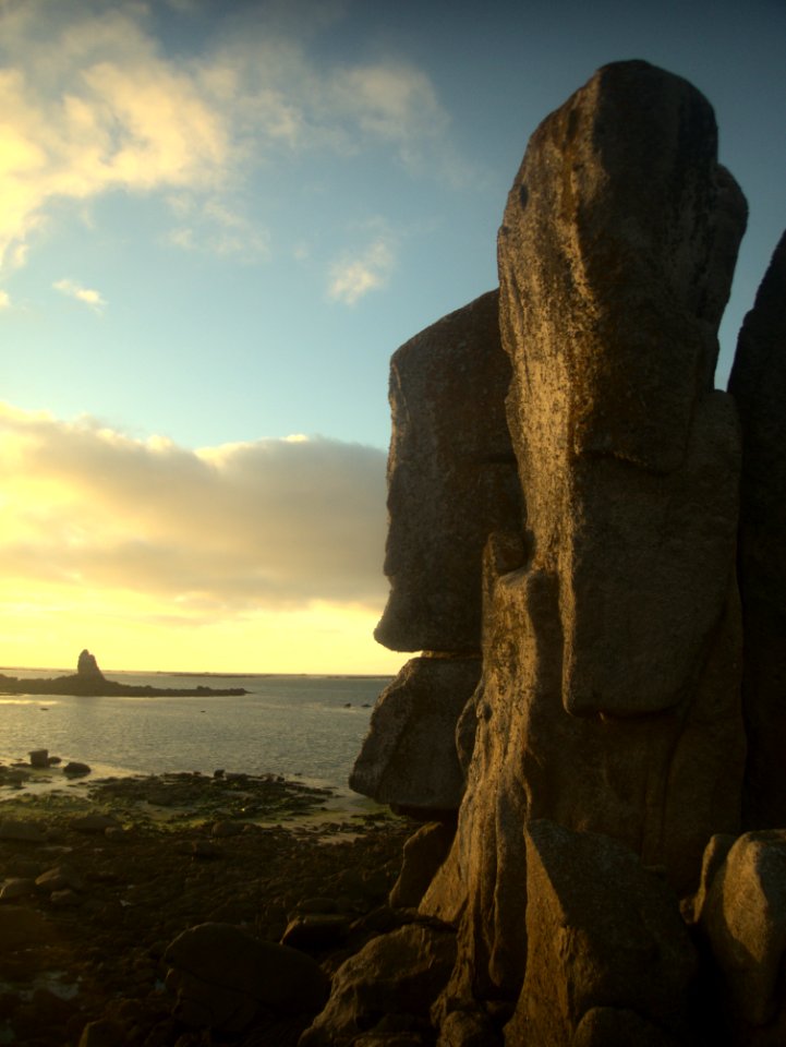 Face-shaped rock at sunset, Ker Emma beach