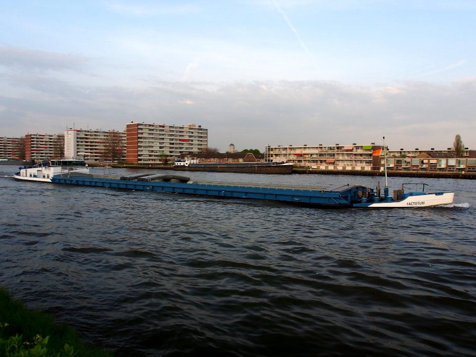 Factotum, ENI 02315974, Amsterdam-Rijn kanaal, pic1
