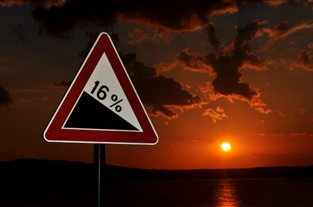 Clouds the decrease in percent