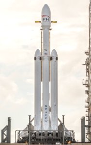 Falcon Heavy cropped