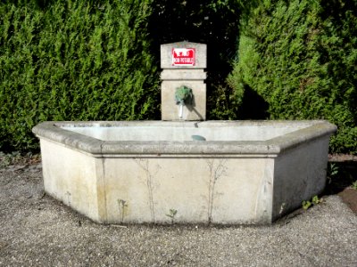 Fains-Véel (Meuse) Véel fontaine B