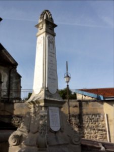 Fains-Véel (Meuse) Fains-les-Sources monument aux morts (02)
