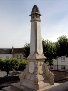 Fains-Véel (Meuse) Fains-les-Sources monument aux morts (01)