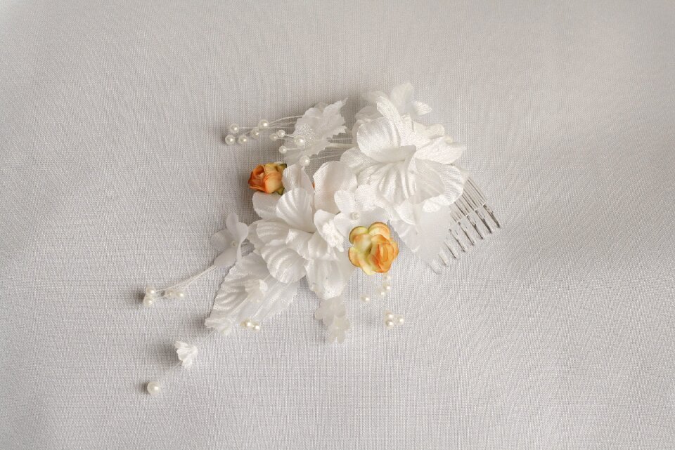 Artificial petals hairstyle