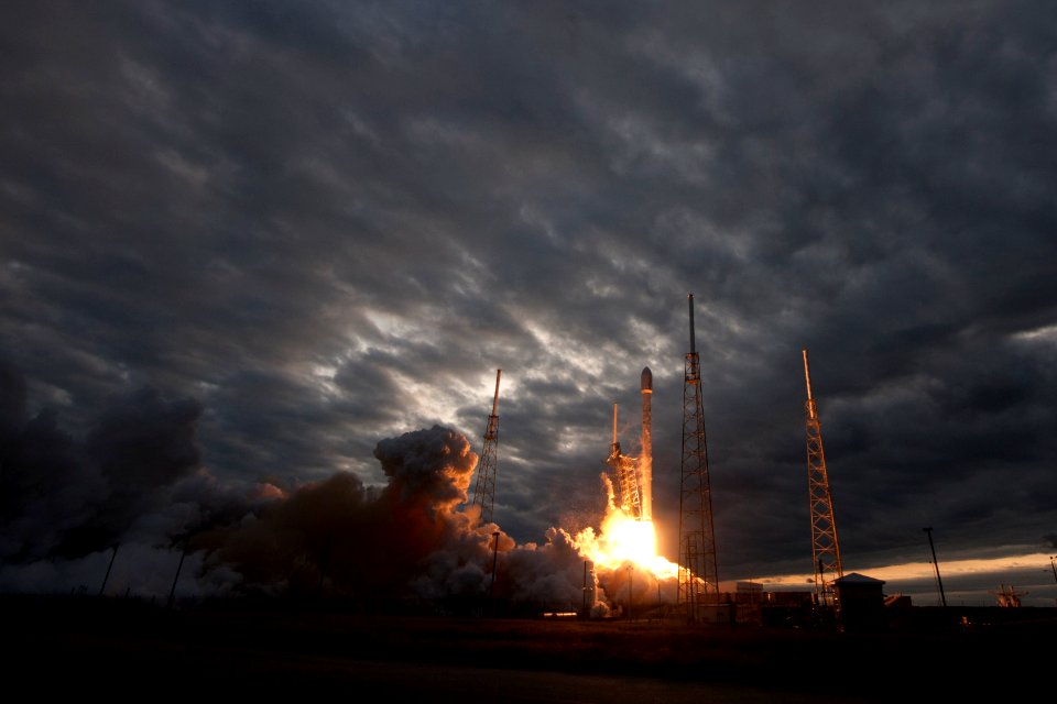 Falcon 9 Thaicom 6 liftoff (5)
