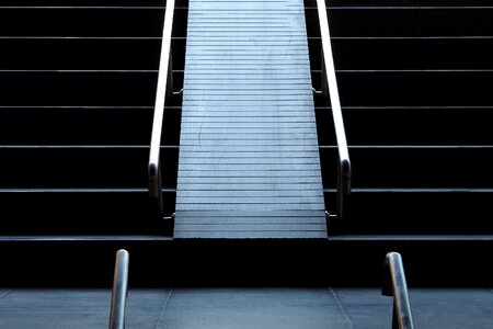 The ladder travel ascent