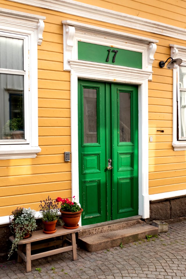 Entrance at Gamla Strandgatan 17, Gamlestan, Lysekil