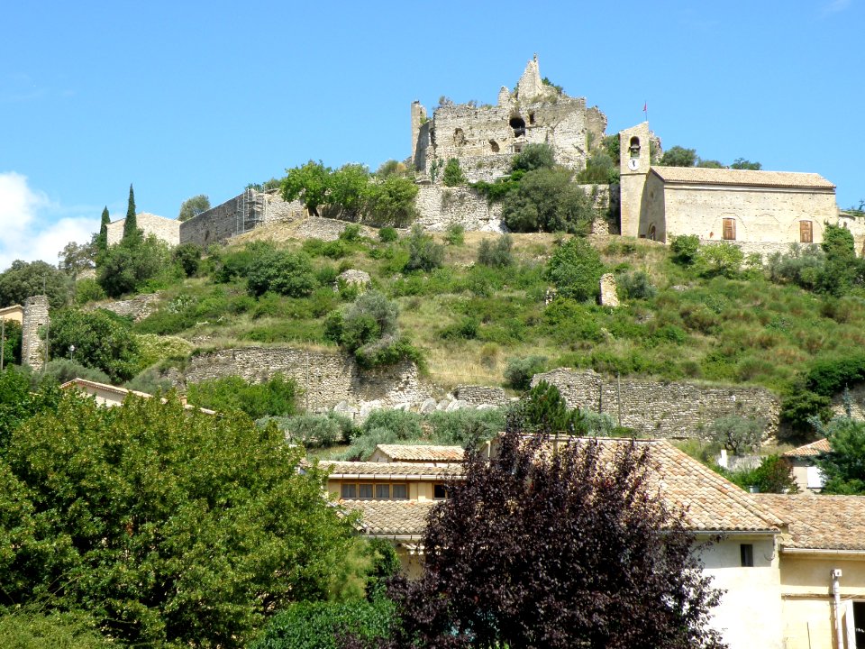 Entrechaux Château 2