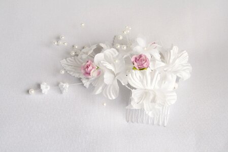 Artificial petals hairstyle