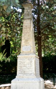 Entrechaux Monument aux morts 1