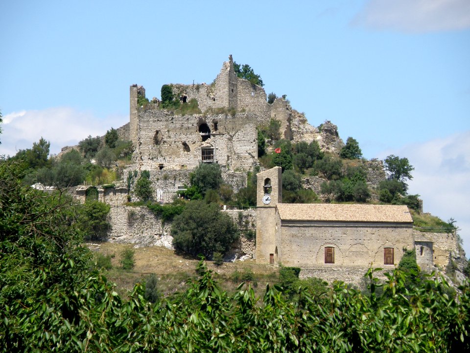 Entrechaux Château 10