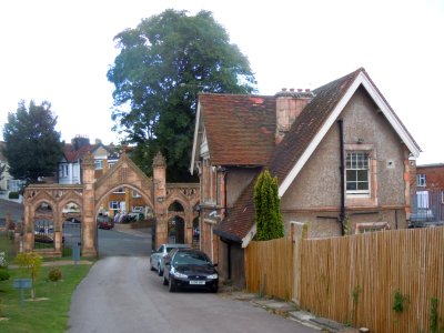 Entrance Lodge at Brighton and Preston Cemetery, Hartington Road, Brighton (NHLE Code 1381612) (August 2014)