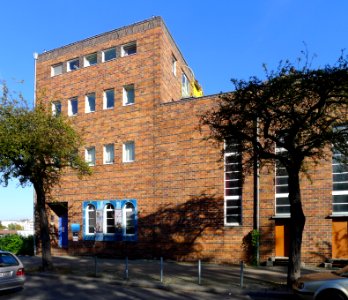 Epiphanien-Kirche (Berlin) Gemeindehaus von Süd