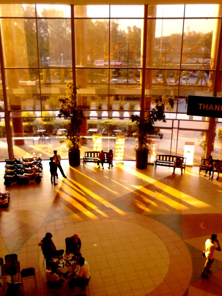 Entrance to the Robinsons Starmills Mall in the City of San Fernando, Pampanga (2)