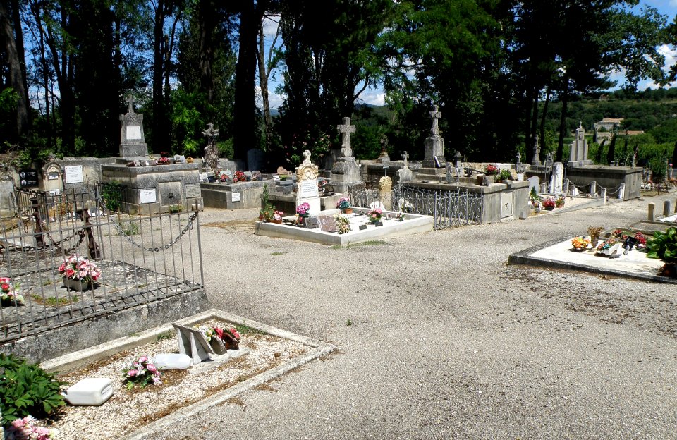 Entrechaux Cimetière