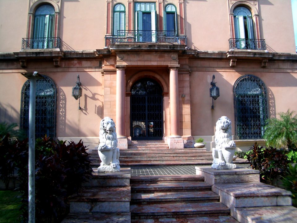 Entrée d'une vieille maison à la Havane