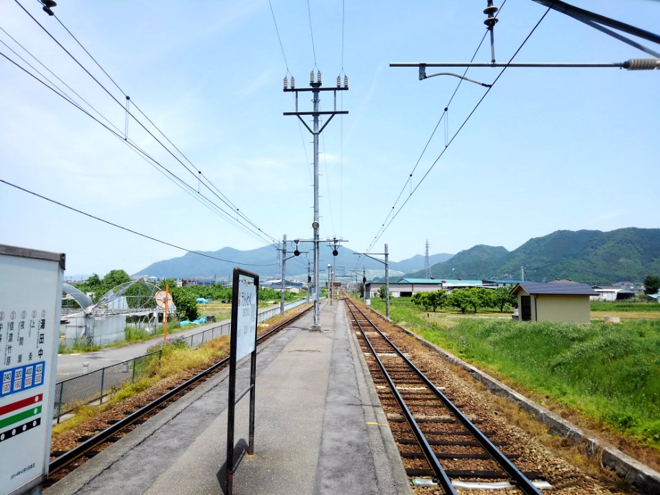 Entoku-Station-Platform-2018052701