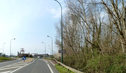 Entrée dans Laroin