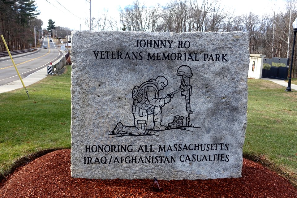 Entry marker - Johnny Ro Veterans Memorial Park - Leominster, Massachusetts - DSC09098