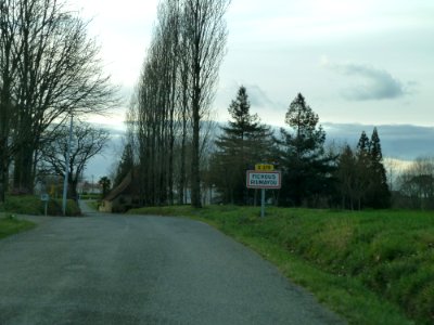 Entrée dans Fichous-Riumayou