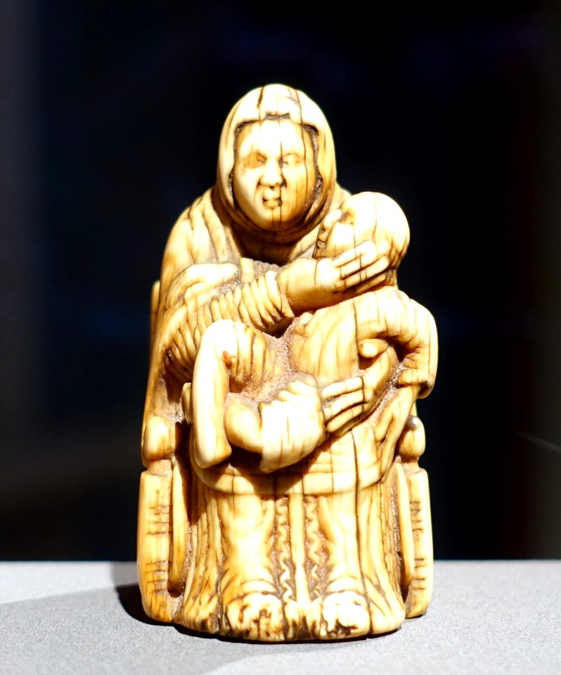 Enthroned Virgin and Child, Northern Italy, c. 1200, ivory - Bode-Museum - DSC03605