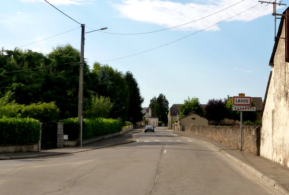 Entrée dans Lagos (Pyrénées-Atlantiques)