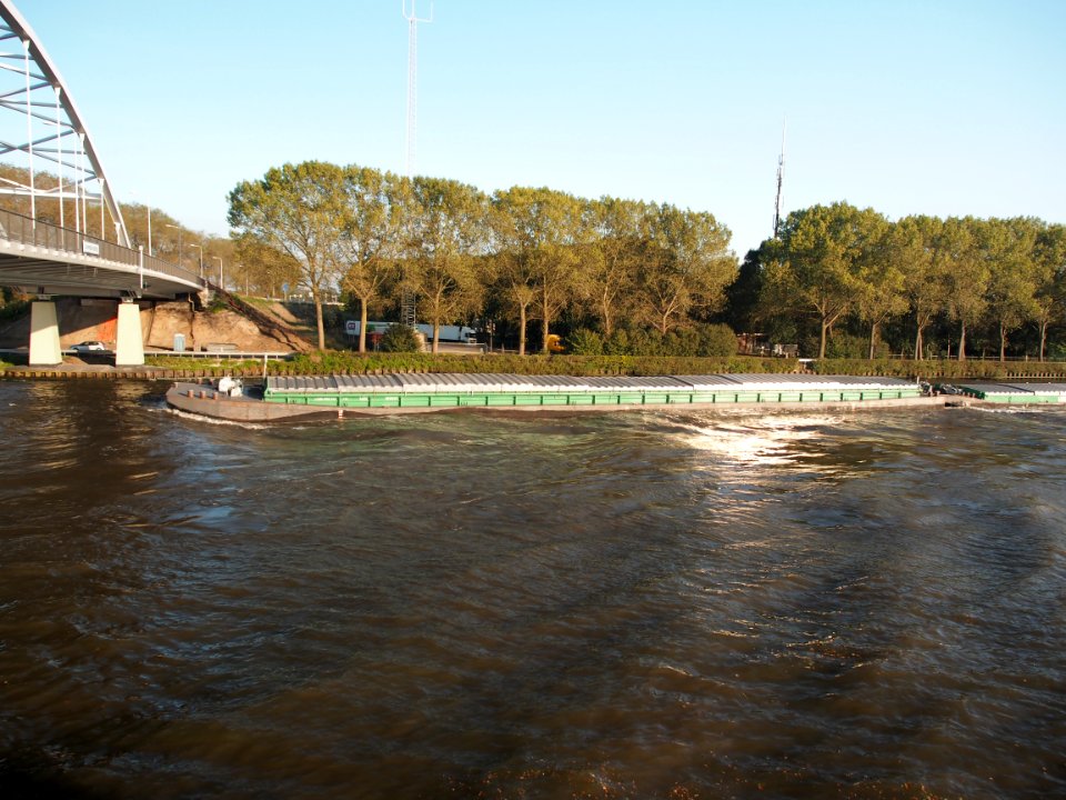 ENI 06105121 at the Amsterdam-Rhine Canal, pic3