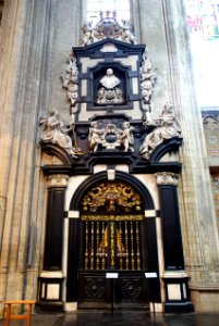 Entry to the Chapel of Saint Marcouf - Église Notre-Dame du Sablon - Brussels, Belgium - DSC08082
