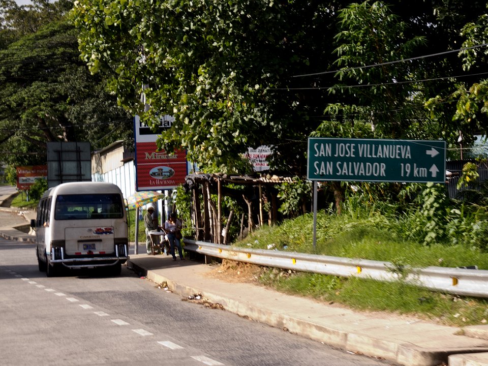 Entrada de San Jose Villanueva El Salvador