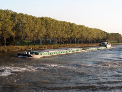 ENI 06105121, Dommel 2 (ENI 06004052) pushed by Donau (ENI 06105358) at the Amsterdam-Rhine Canal, pic2