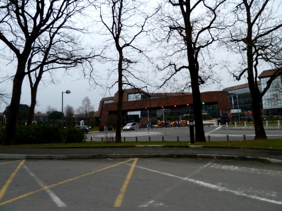 Entrée du Centre scientifique et technique Jean Féger