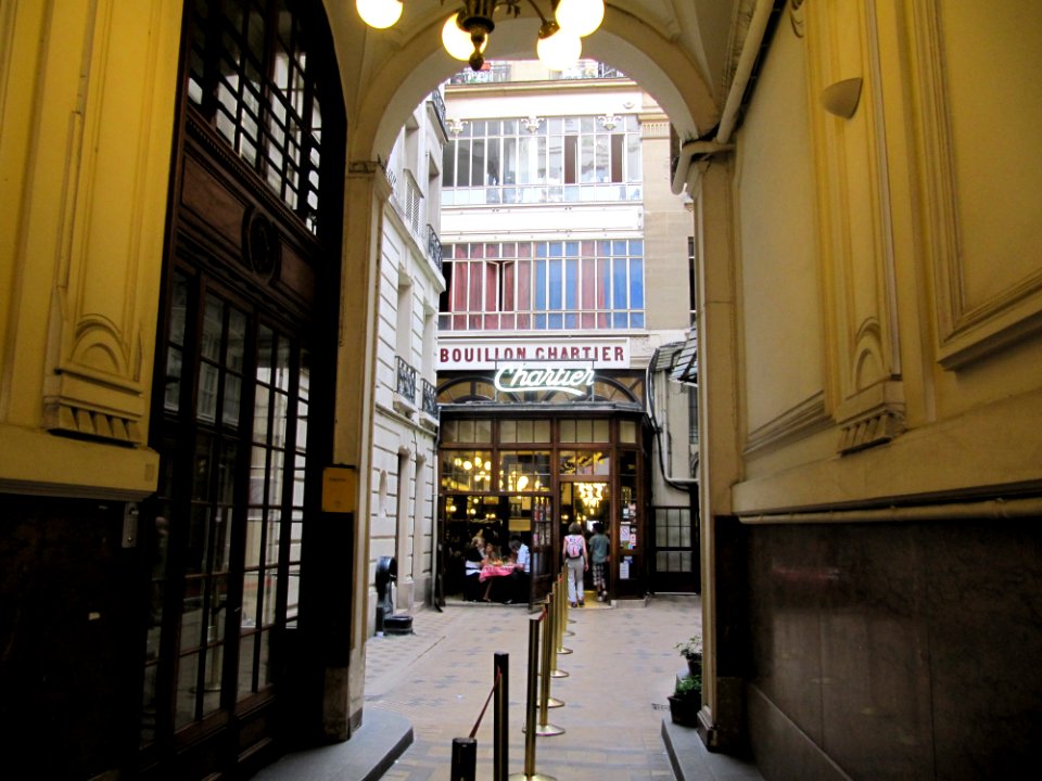 Entrée de chez Chartier