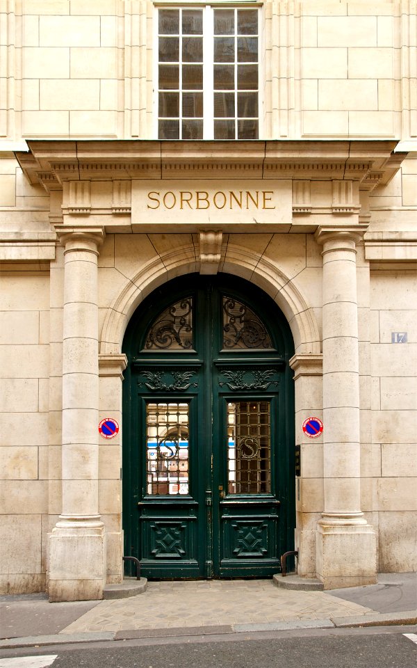 Entrée latérale Sorbonne