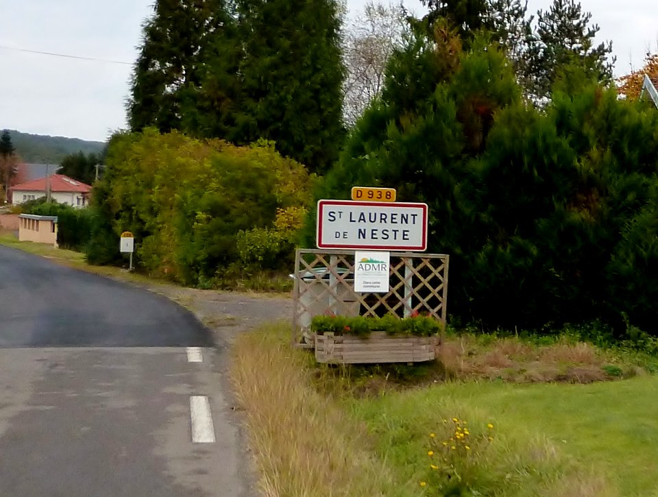 Entrée dans Saint-Laurent-de-Neste
