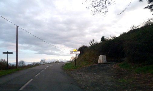 Entrée dans Mazerolles (Pyrénées-Atlantiques)